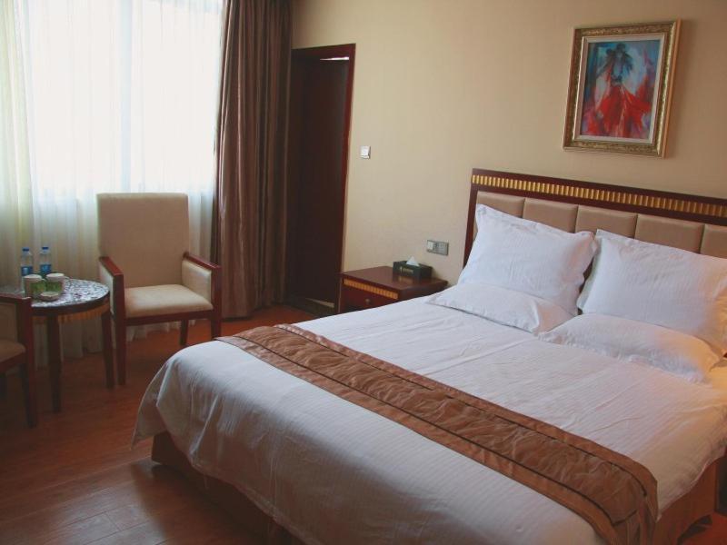 Greentree Inn Guangdong Shantou Chengjiang Road Business Hotel Екстер'єр фото