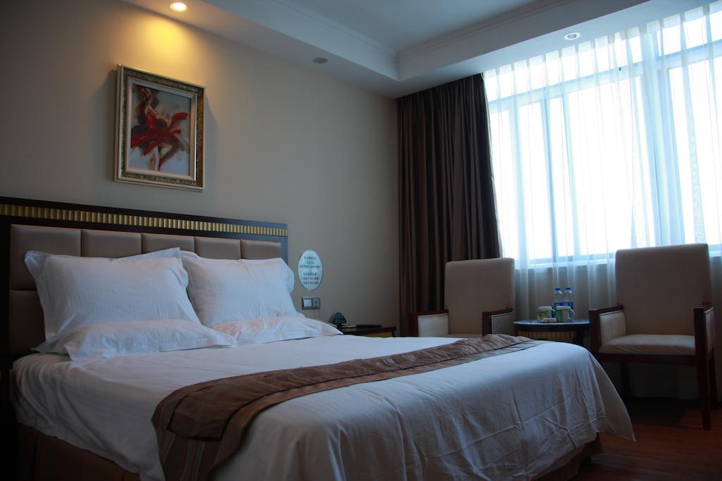 Greentree Inn Guangdong Shantou Chengjiang Road Business Hotel Екстер'єр фото
