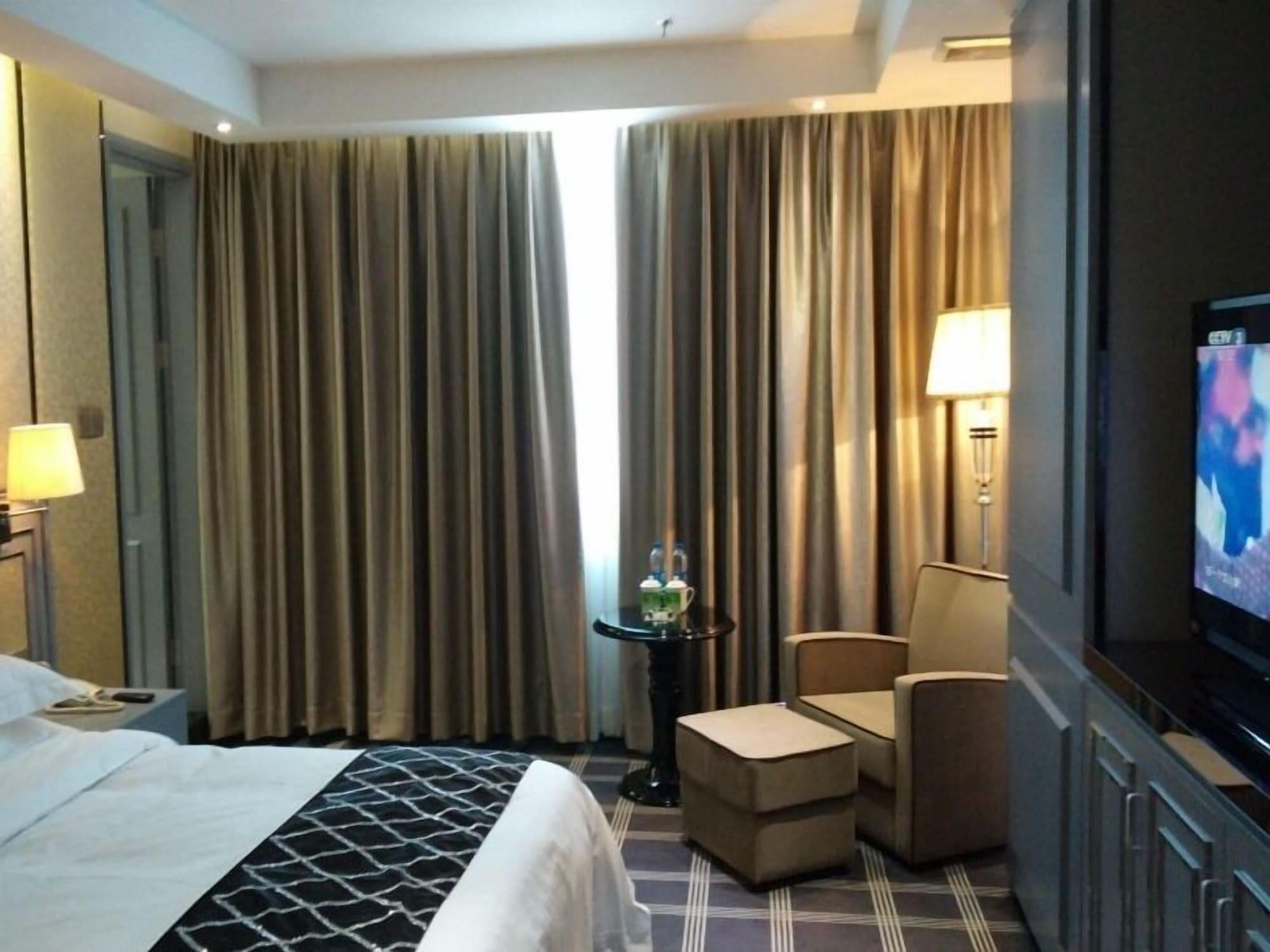 Greentree Inn Guangdong Shantou Chengjiang Road Business Hotel Екстер'єр фото