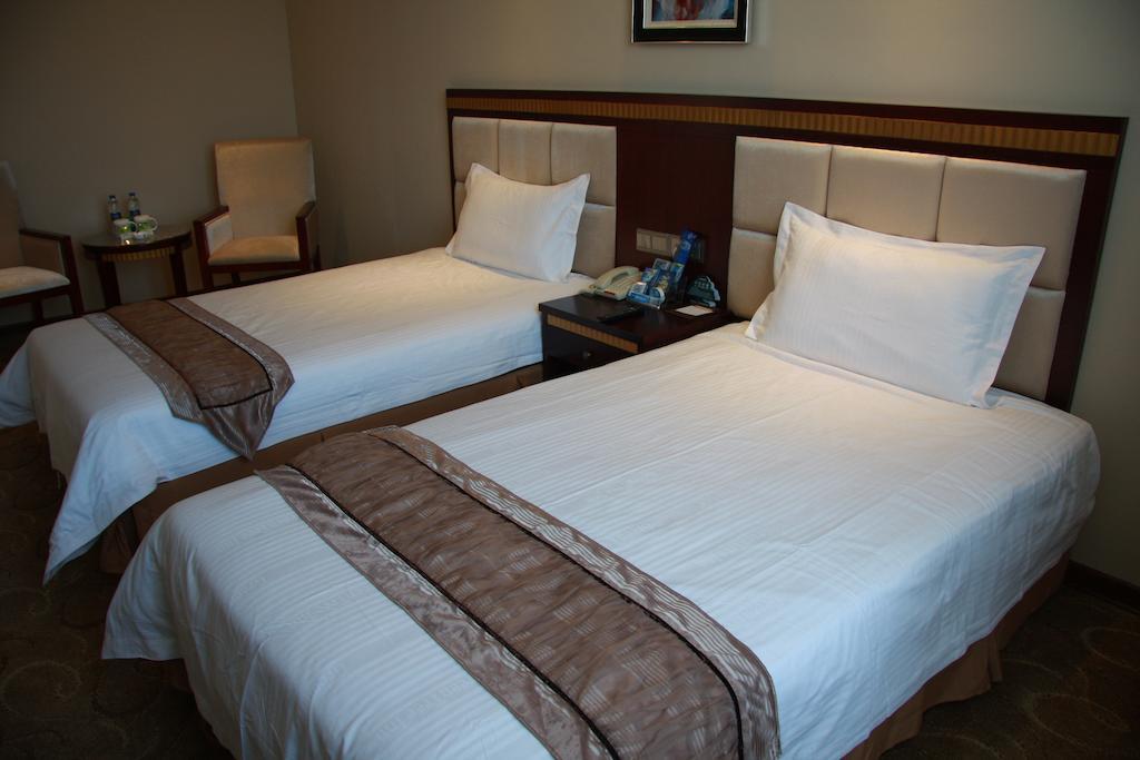Greentree Inn Guangdong Shantou Chengjiang Road Business Hotel Екстер'єр фото